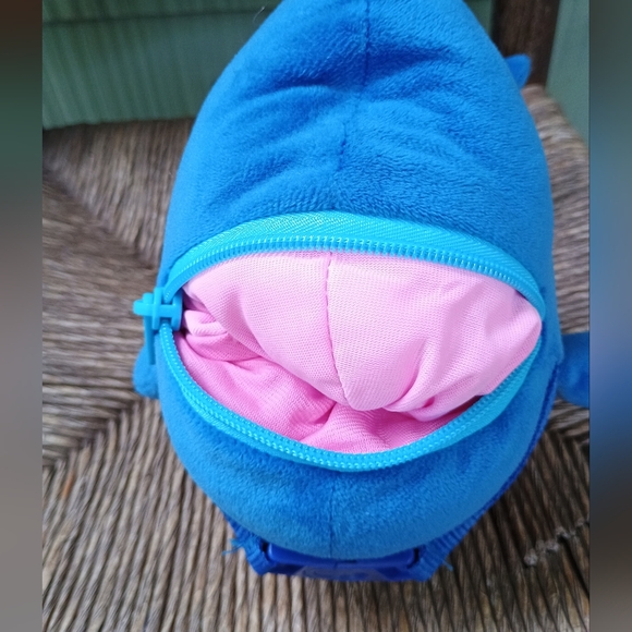 Buckle Toys BLU WHALE colorful Buckles Zipper Mouth Fleece Stuffed Toy 7in - Picture 6 of 16